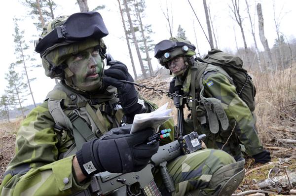 Xem quân đội Thụy Điển huấn luyện, tập trận bắn đạn thật 9