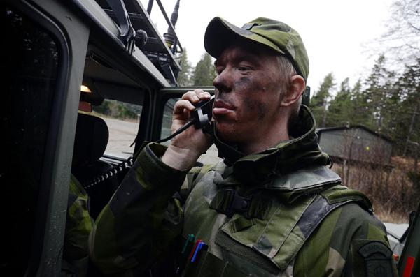 Xem quân đội Thụy Điển huấn luyện, tập trận bắn đạn thật 19