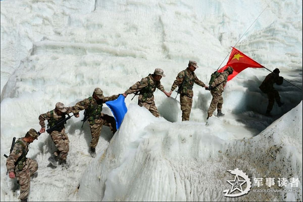 Lính biên phòng Trung Quốc ăn cả băng tuyết 4