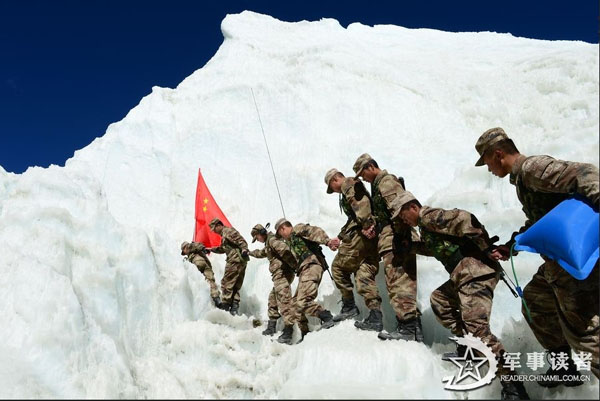 Lính biên phòng Trung Quốc ăn cả băng tuyết 8