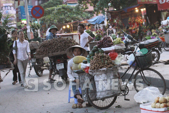 gion-mat-tu-than-nguoi-dan-ung-dung-mua-ban-duoi-long-duong