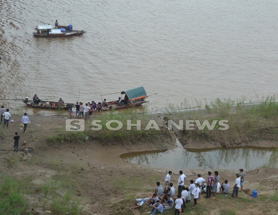 ha-noi-vot-duoc-xac-thanh-nien-nhay-cau-thang-long-tu-tu