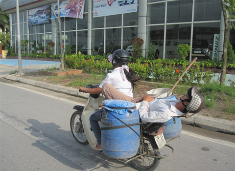 nhung-pha-lam-xiec-tai-tinh-tren-duong-cua-nguoi-viet-nam