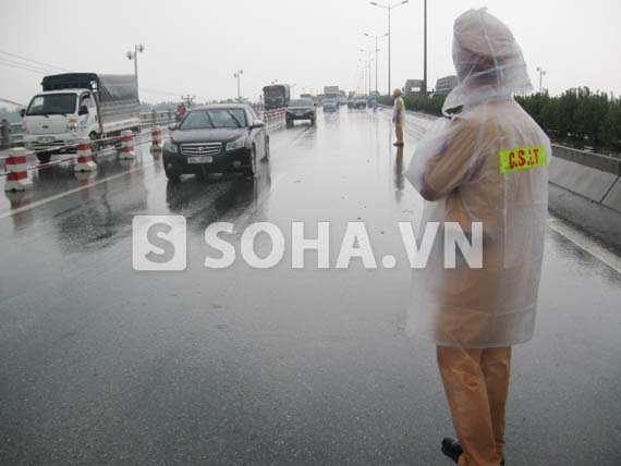 tai-nan-lien-hoan-gan-chuc-xe-dam-nhau-tren-cau-thanh-tri