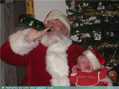 Ai bảo Ông già Noel chỉ uống nước suối và sữa tươi? Hãy cùng đến với hình ảnh Ông già Noel say xỉn hài hước và khám phá một mặt khác của ông! Không chỉ quen thuộc và dễ thương, ông còn rất điệu và dí dỏm đấy! Đón xem thôi nào!