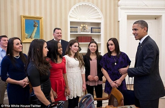 Tổng thống Obama tạo dáng "nhí nhảnh" tại Nhà Trắng 3