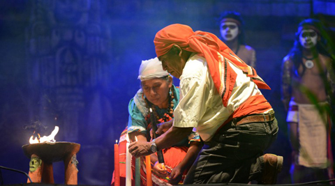 A Mayan chaman performs a purification ritual during Honduras' Maya Chorti in Copan Ruinas, some 400 kms west of Tegucigalpa, on December 18, 2012.