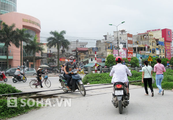 Mỗi năm, tại điểm giao cắt này xảy ra hàng chục vụ tai nạn giao thông dẫn đến chết người.