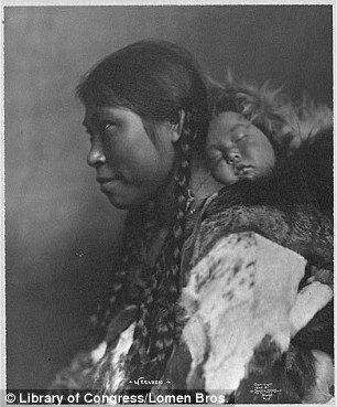 Eskimo mother and child in 1905