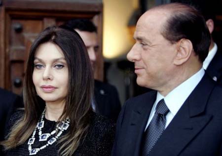 Berlusconi và bà Veronica tại Rome năm 2004