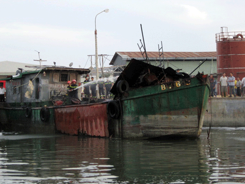 Nổ hầm chứa dầu trên tàu, 3 người thương vong