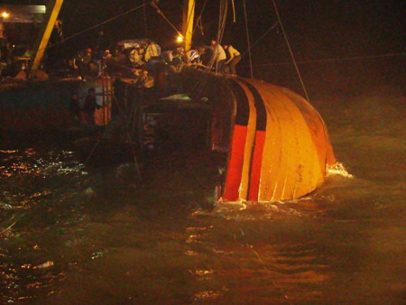 Phát hiện thi thể một ngư dân trong vụ 14 người chìm cùng tàu cá