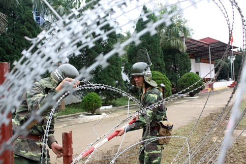 Rải hàng rào thép gai, trong huấn luyện thực hiện nhiệm vụ A2