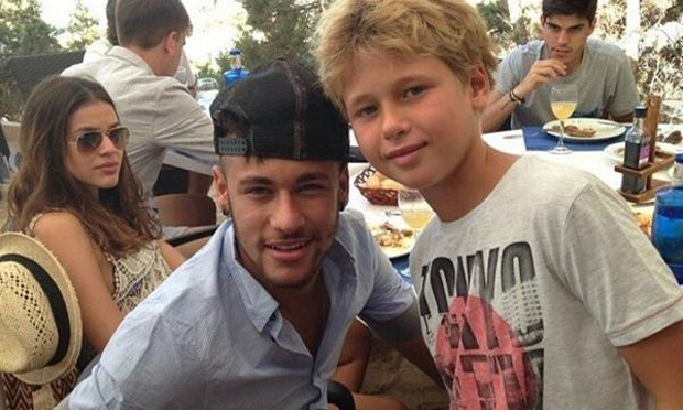 Neymar và Bruna bên nhau trong những ngày đầu kì nghỉ tại Ibiza