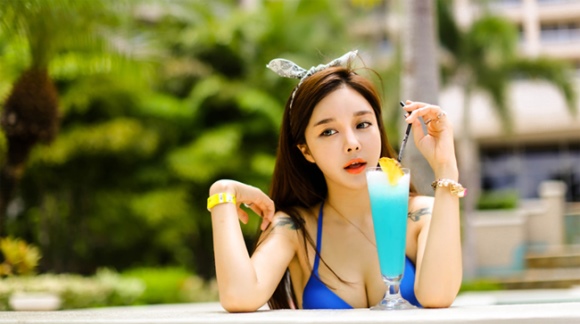Hotgirl đẹp nhất xứ Hàn tung ảnh bikini nóng bỏng