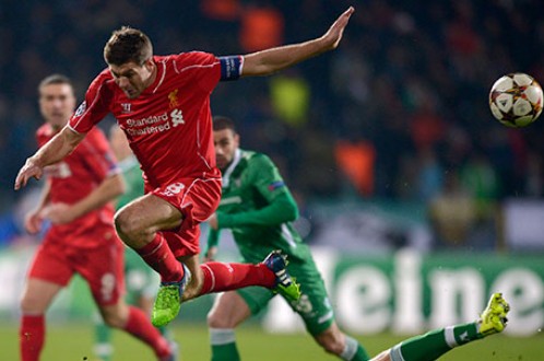Tiền vệ 34 tuổi Steven Gerrard sẽ kỷ niệm tròn 16 năm khoác áo Liverpool bằng chiến thắng? - Ảnh: AFP