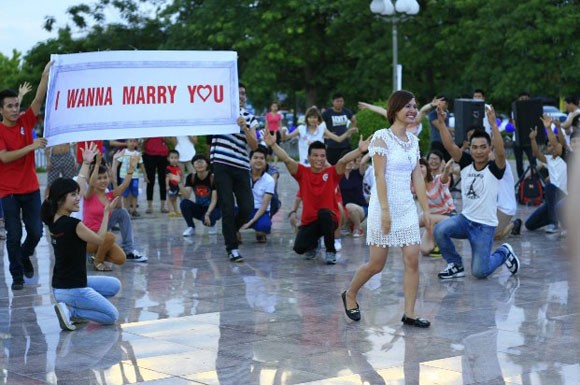Cầu hôn bằng nhảy Flashmob