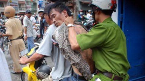 Những tên cướp chống trả quyết liệt,  gây nguy hiểm đến tính mạng người Công an nhân dân (Ảnh minh họa)