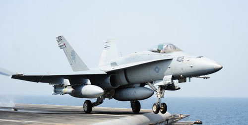 Loại máy bay chiến đấu F/A-18 Hornet tham gia không kích ở Iraq có giá từ 30-50 triệu USD tùy theo phiên bản Ảnh: US NAVY