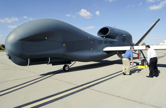 Máy bay không người lái Global Hawk. Ành: The Yomiuri Shimbun