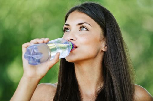 Uống nước lọc mỗi sáng: 8 lợi ích vàng
