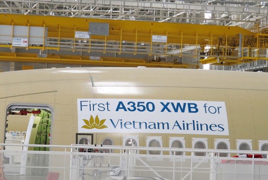 Các bộ phận của máy bay được sản xuất tại nhiều nhà máy của Airbus trên toàn thế giới, sau đó được vận chuyển về dây chuyền lắp ráp cuối cùng ở Toulous để lắp ráp thành chiếc máy bay hoàn chỉnh.