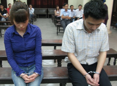 Vũ Tuấn Linh và Phạm Thị Thủy trong phiên tòa sơ thẩm