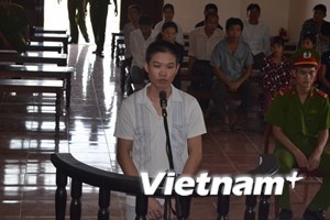 Bị cáo Bùi Văn Dự đứng trước vành móng ngựa. (Ảnh: Vũ Hà/Vietnam+)