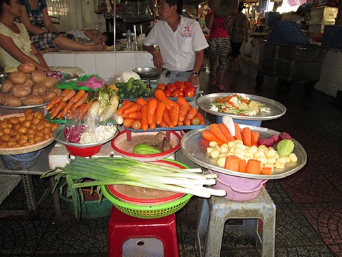 Cà rốt Trung Quốc đang được bán tại nhiều chợ trên địa bàn TP HCM