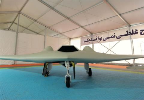 Cận cảnh mô hình bản sao UAV RQ-170 vừa được Iran giới thiệu hôm 11/5. 
