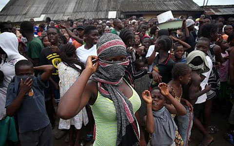 Người dân Liberia không tin có dịch Ebola, đập phá khu cách ly