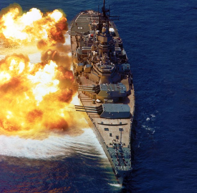 USS Iowa được trang bị 9 khẩu pháo.