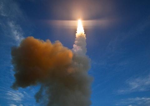 Tên lửa Agni-IV rời bệ phóng