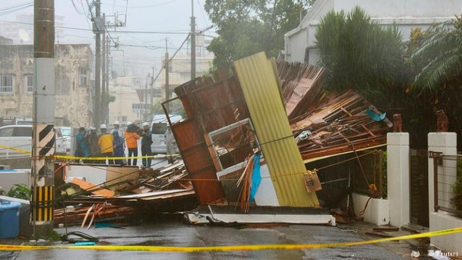 Chùm ảnh siêu bão Neoguri tấn công Nhật Bản - Ảnh 2