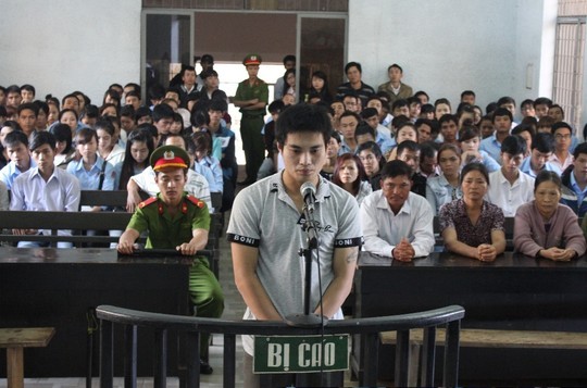 Bị cáo Phan Lưu Hòa tại tòa.