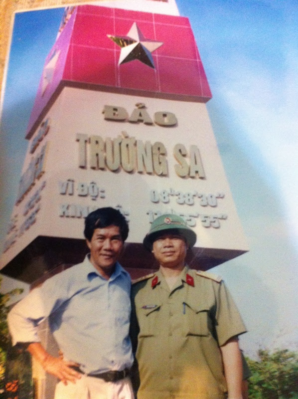 Cựu Đại sứ Nguyễn Quý Bính tại đảo Trường Sa (Ảnh do nhân vật cung cấp)