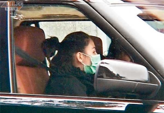 Trương Bá Chi thường xuyên gặp tai nạn với xe hơi.