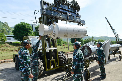 Nối tầng xuất phát cho tên lửa.