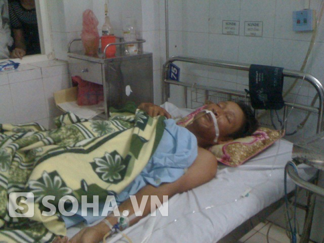 Ông Lê Viết Trình đang điều trị tại Bệnh viện đa khoa tỉnh Thanh Hóa.