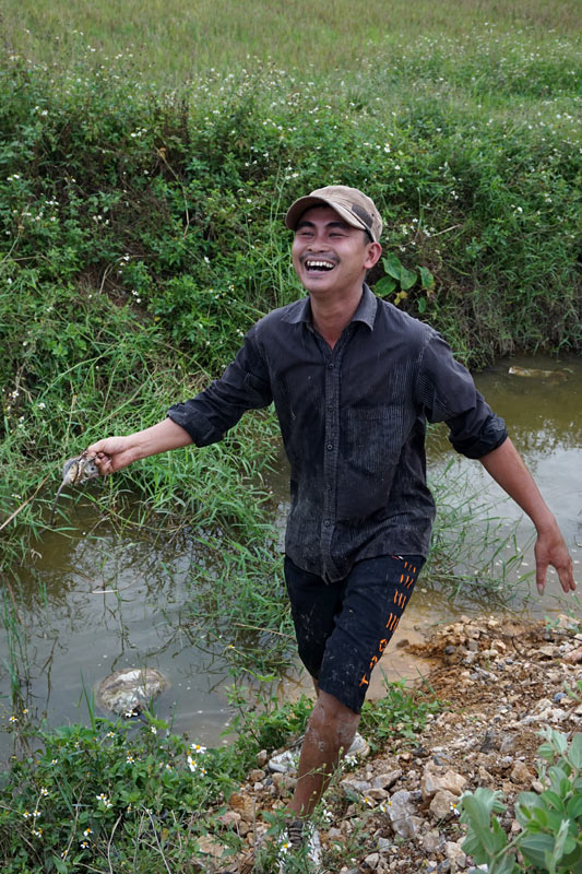 Săn chuột, trai tráng, cánh đồng, nhậu