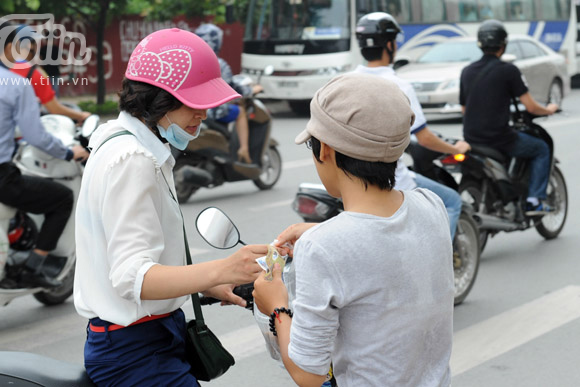 Cà phê dạo giá bèo hút dân văn phòng Hà Nội