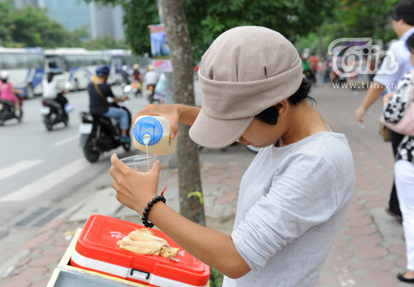 Cà phê dạo giá bèo hút dân văn phòng Hà Nội