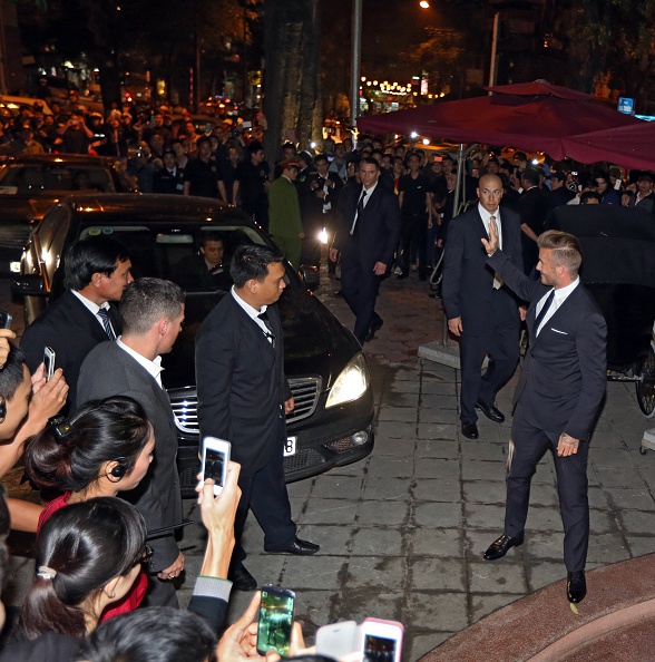 Cận cảnh vẻ quyến rũ chết người của David Beckham khi đi dự tiệc tại Hà Nội 14