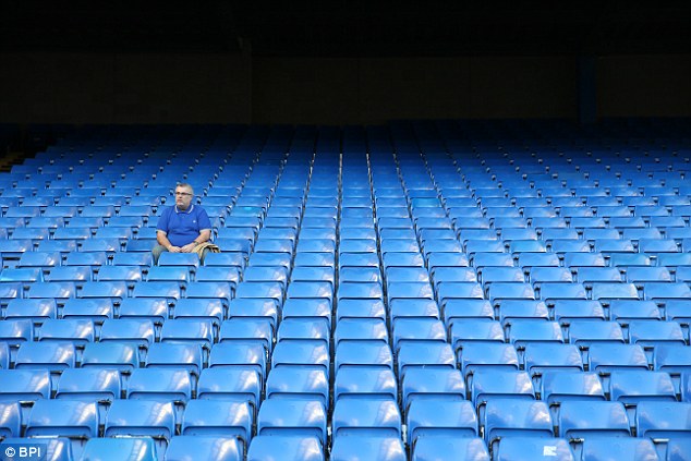 Lý do khiến HLV Mourinho phàn nàn về cách cổ vũ của fan Chelsea