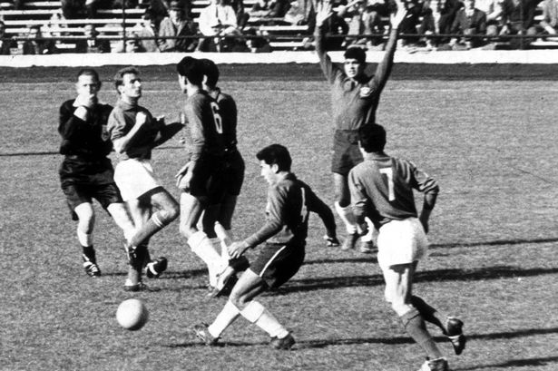 World Cup 1962 có rất nhiều ca chấn thương nghiêm trọng và bạo động thì bùng phát