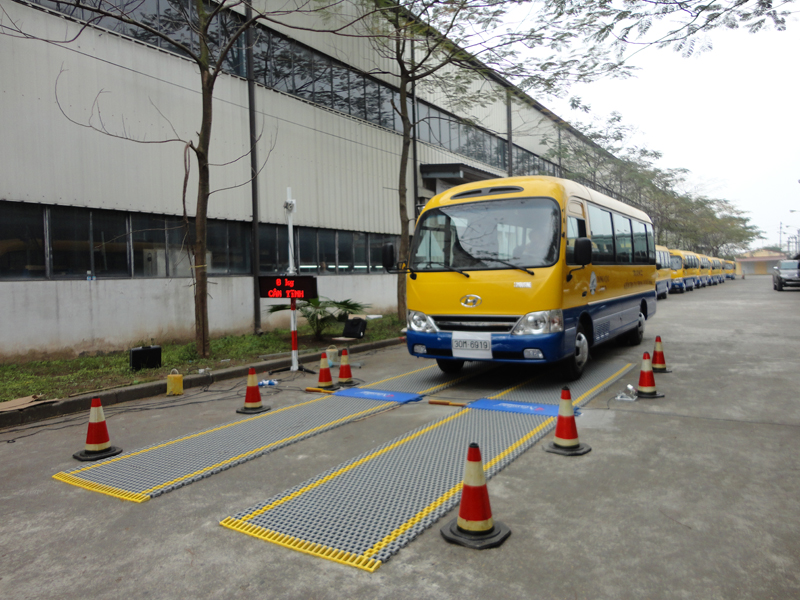 Bàn giao bộ cân trọng tải xe lưu động điện tử tại Hà Nội.