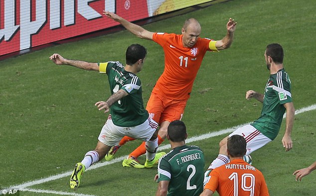 Robben không bị từ chối penalty thêm nữa