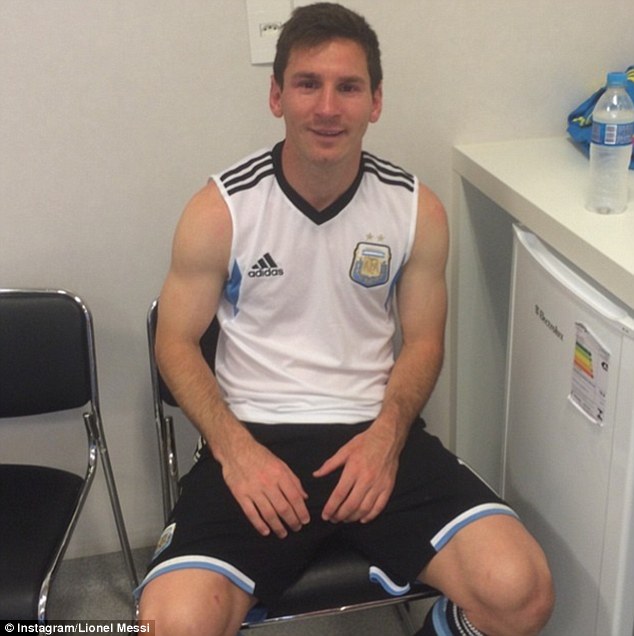 Messi chờ kiểm tra doping song đang rất hứng khởi