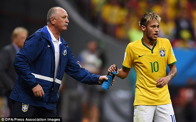 Neymar khá thân HLV Scolari