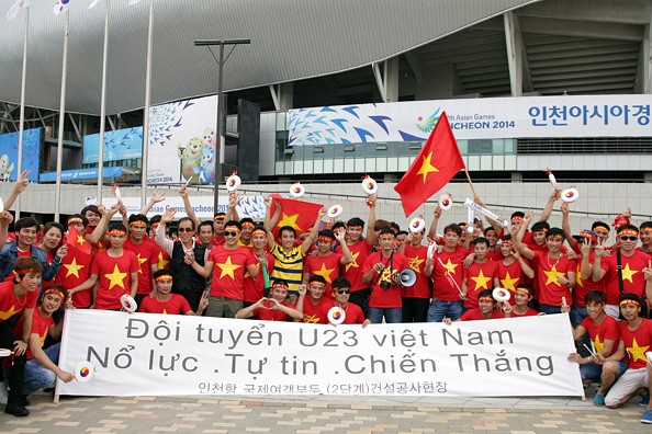 Rất nhiều NHM đã tới cổ vũ U23 Việt Nam song sau khi thua, nhiều cư dân mạng ở nước nhà lại quay sang chỉ trích thầy trò HLV Miura